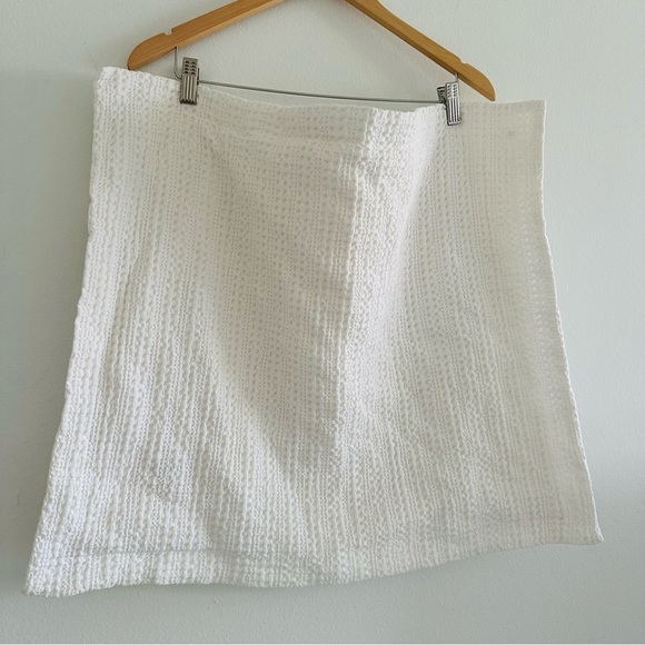 Pottery Barn 100% Cotton Crinkle Waffle Pillow Shams  Covers Set of 2 - Picture 2 of 8